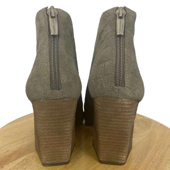 VINCE CAMUTO | Gray Steevera Suede Leather Chunky Block Heel Ankle Booties - Picture 5 of 13